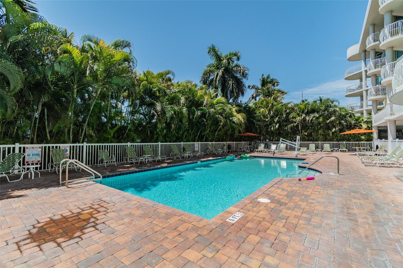 Image 66 of 68 For 11605 Gulf Boulevard 208