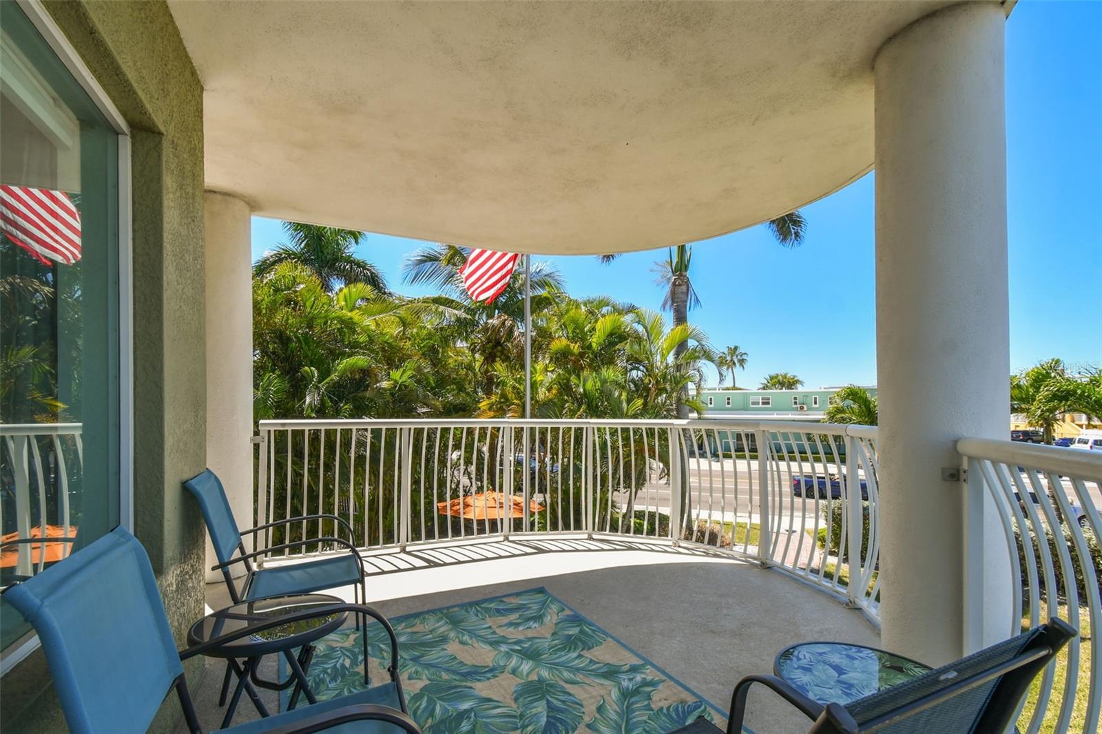 Image 8 of 68 For 11605 Gulf Boulevard 208