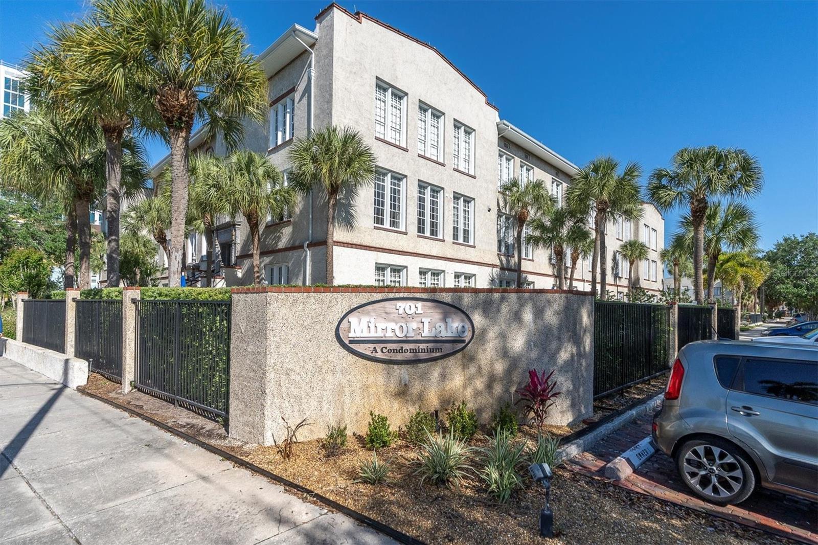 Details for 701 Mirror Lake Drive N 105, ST PETERSBURG, FL 33701