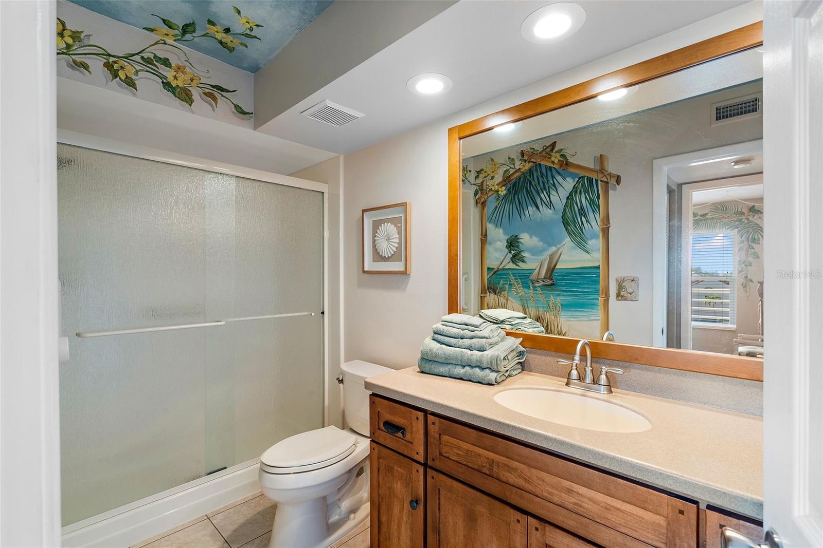 Listing photo id 16 for 6021 Bahia Del Mar Circle 439