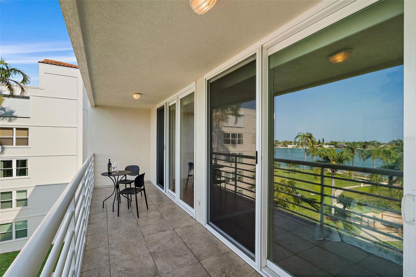 Listing photo id 20 for 6021 Bahia Del Mar Circle 439