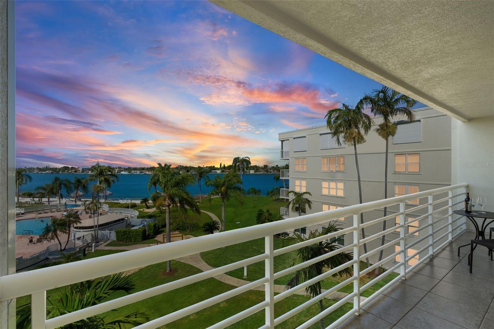 Listing photo id 23 for 6021 Bahia Del Mar Circle 439