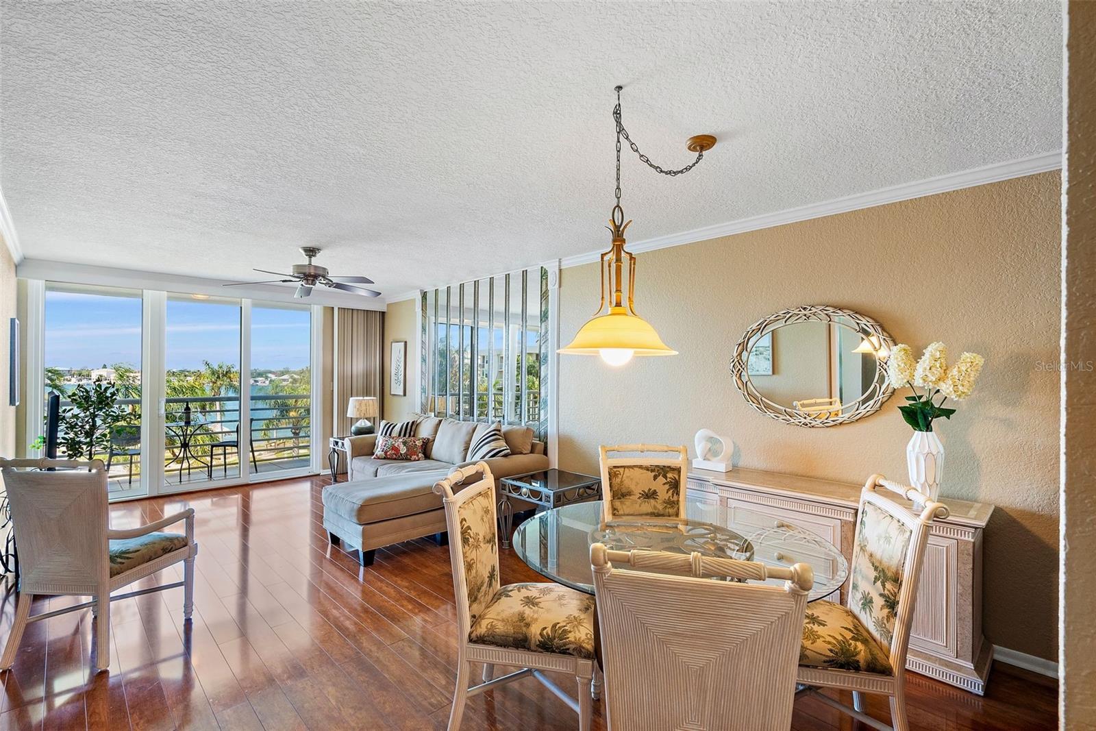 Listing photo id 1 for 6021 Bahia Del Mar Circle 439