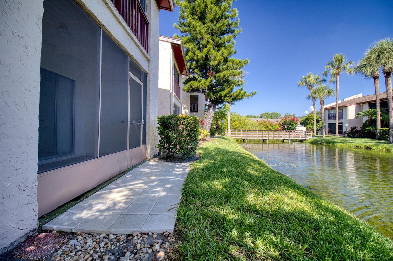 Listing photo id 16 for 3865 Lake Drive 148