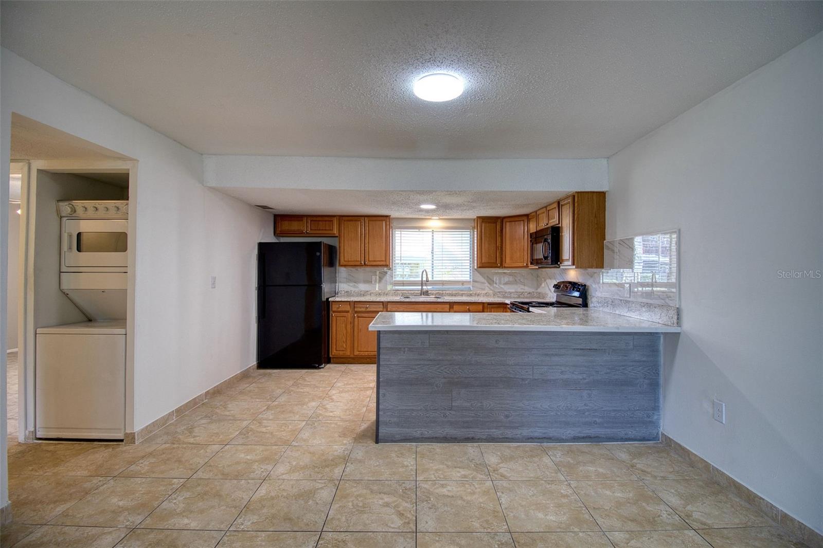 Listing photo id 2 for 3865 Lake Drive 148