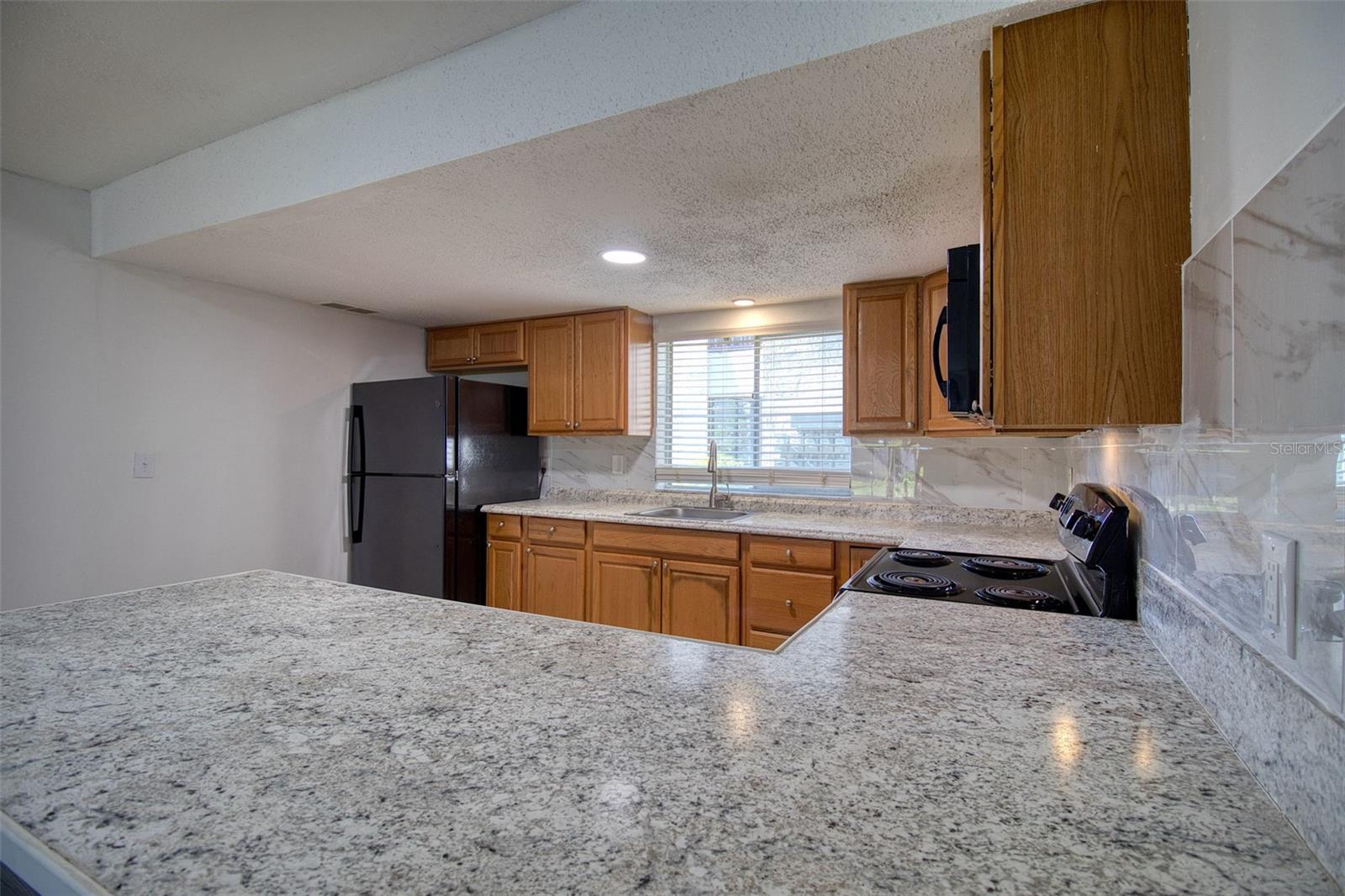 Listing photo id 3 for 3865 Lake Drive 148