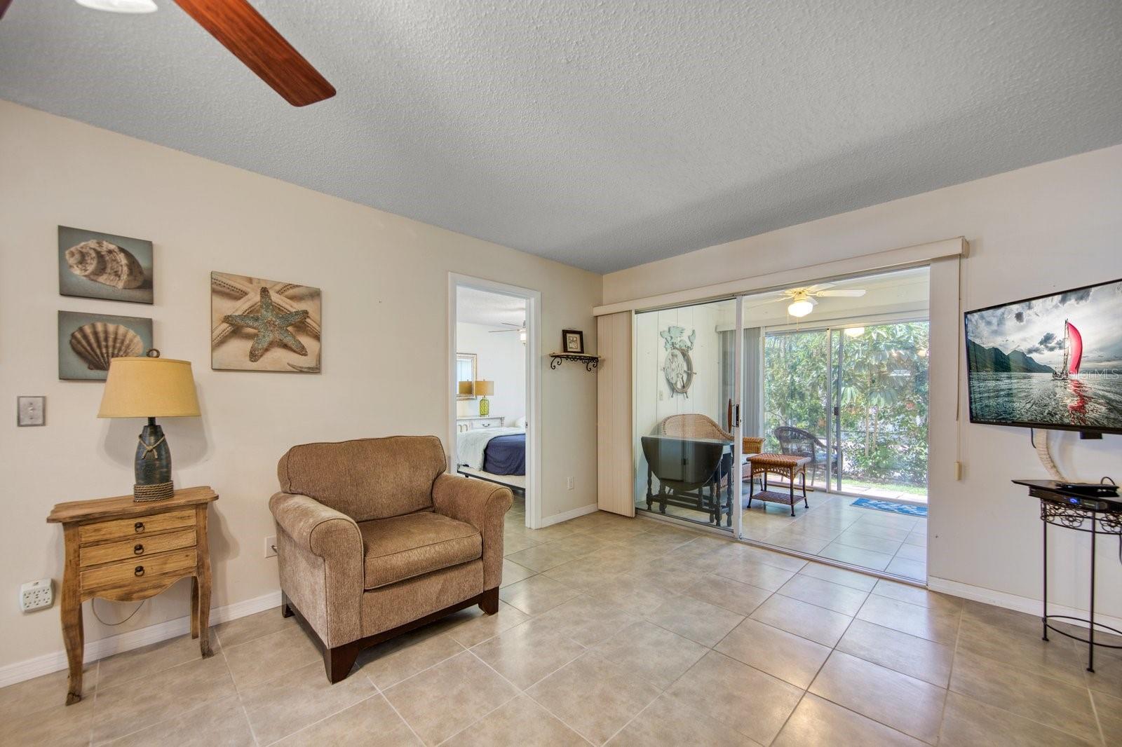 Image 14 of 30 For 9014 Mission Oaks Boulevard 9014