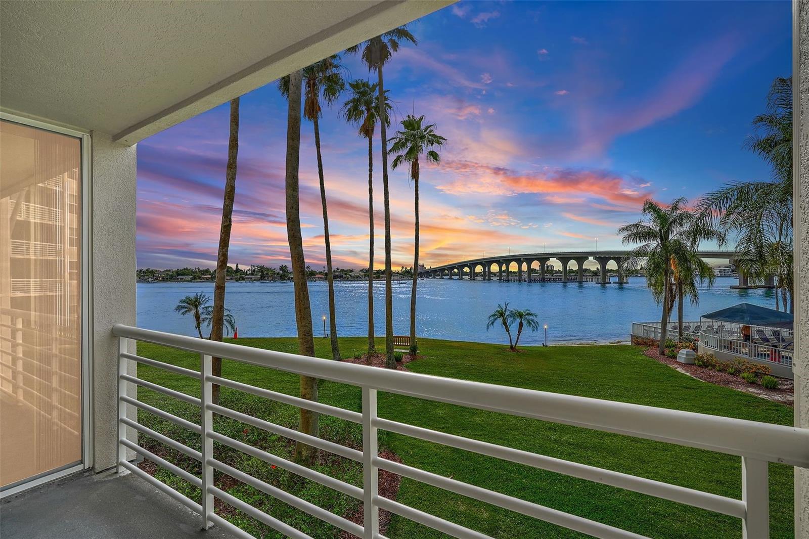 Listing photo id 0 for 5901 Bahia Del Mar Circle 221