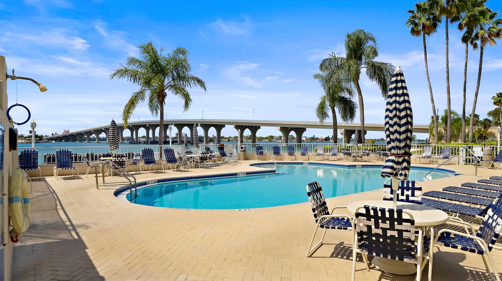 Listing photo id 25 for 5901 Bahia Del Mar Circle 221