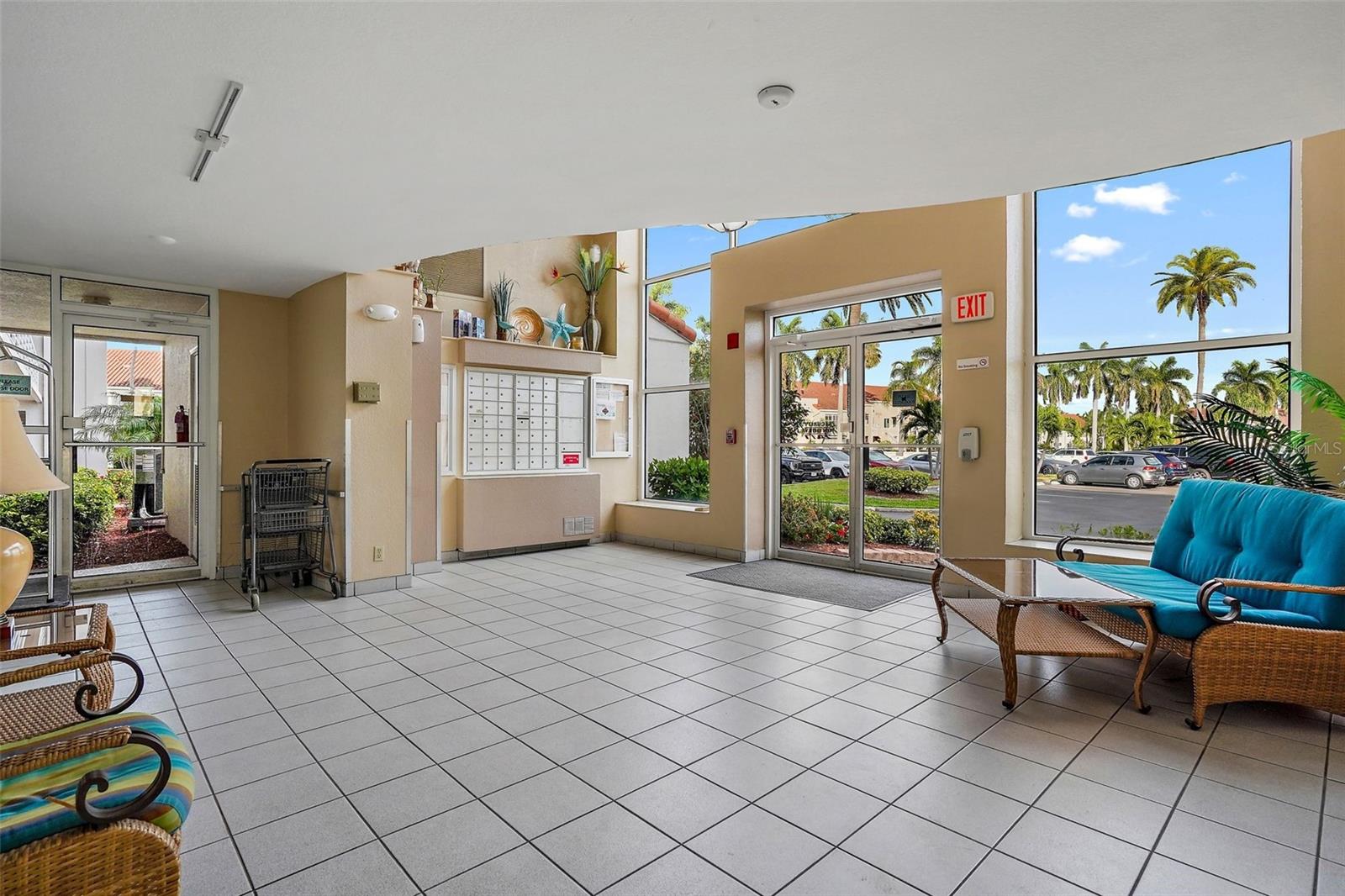 Listing photo id 28 for 5901 Bahia Del Mar Circle 221