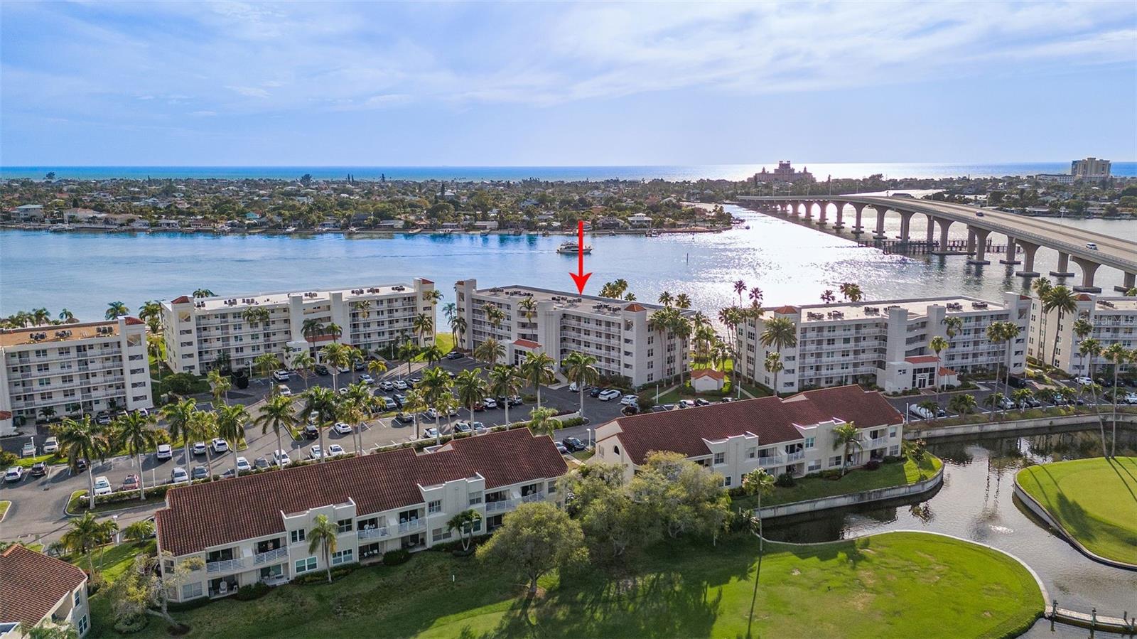 Listing photo id 31 for 5901 Bahia Del Mar Circle 221