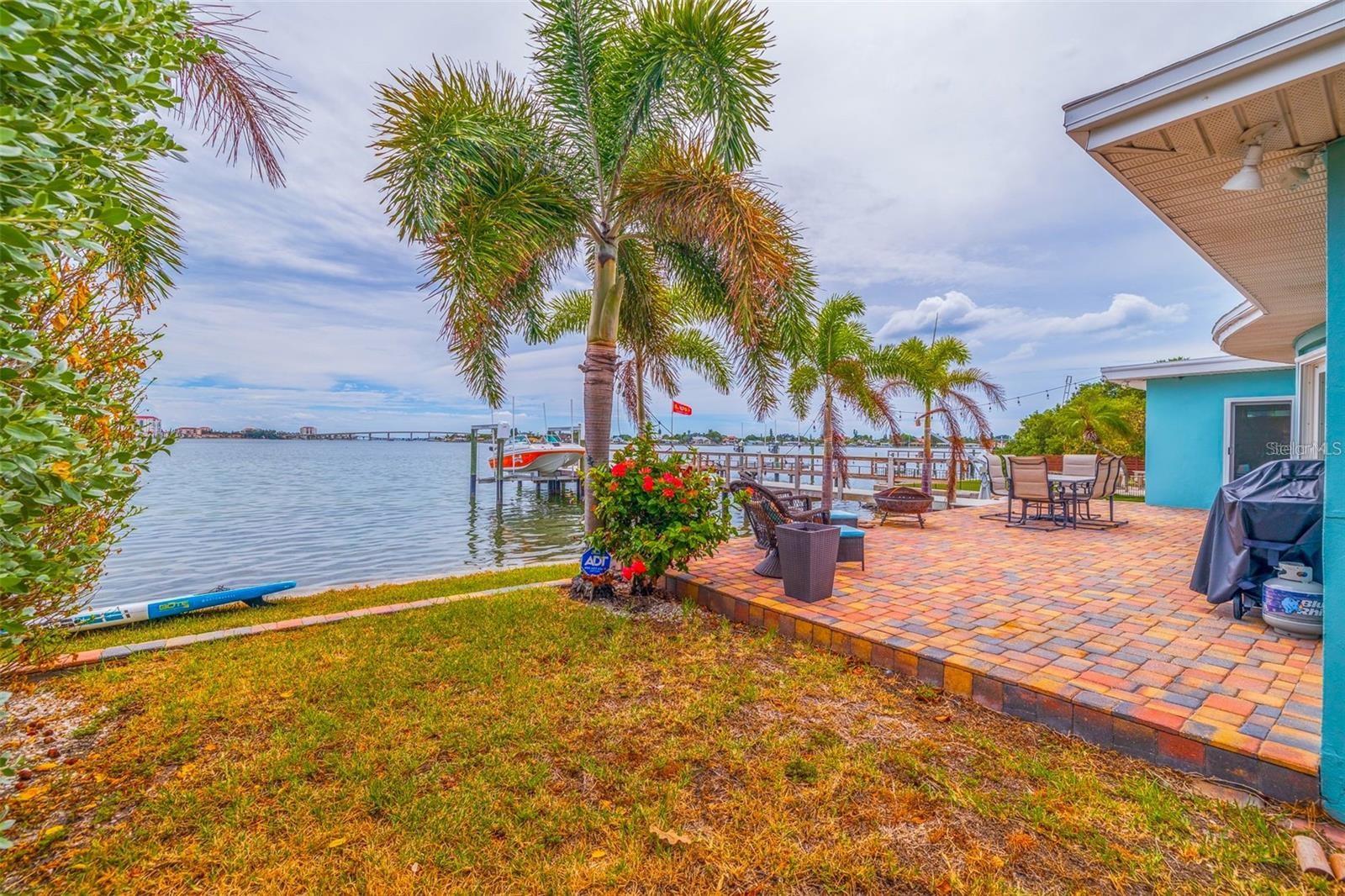 Listing photo id 12 for 840 Boca Ciega Isle Drive