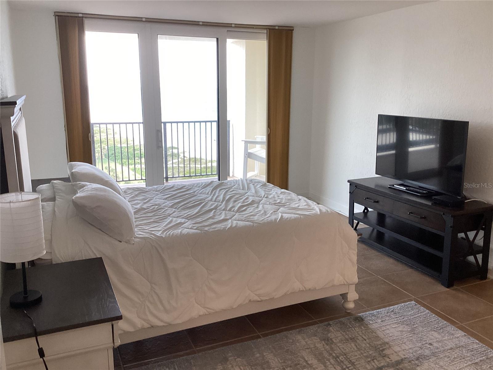 Image 16 of 31 For 1460 Gulf Boulevard 702