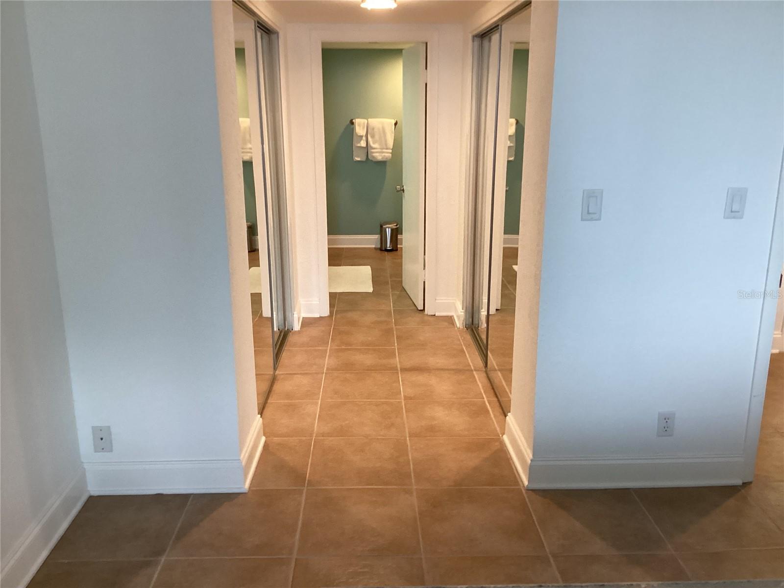 Image 18 of 31 For 1460 Gulf Boulevard 702