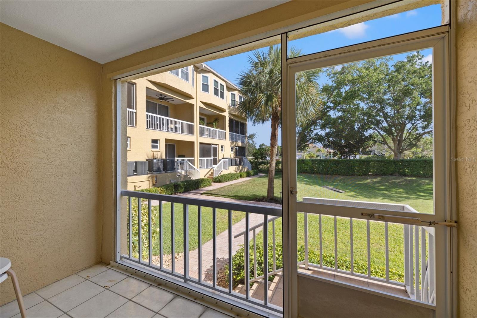 Image 37 of 47 For 1043 Pinellas Bayway S