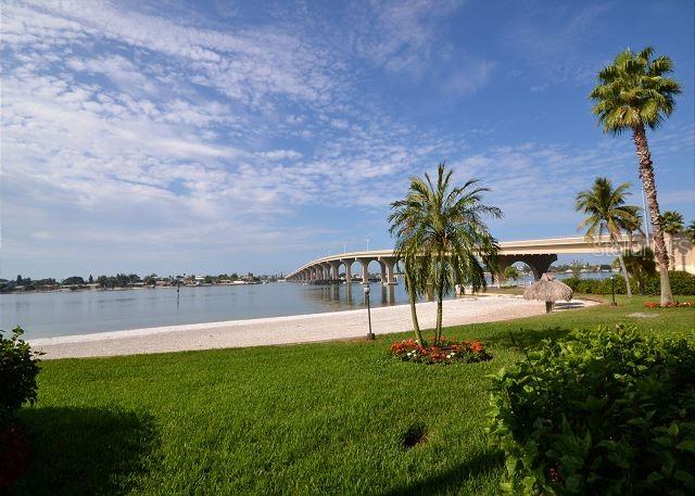 Image 13 of 39 For 5801 Bahia Del Mar Circle 311