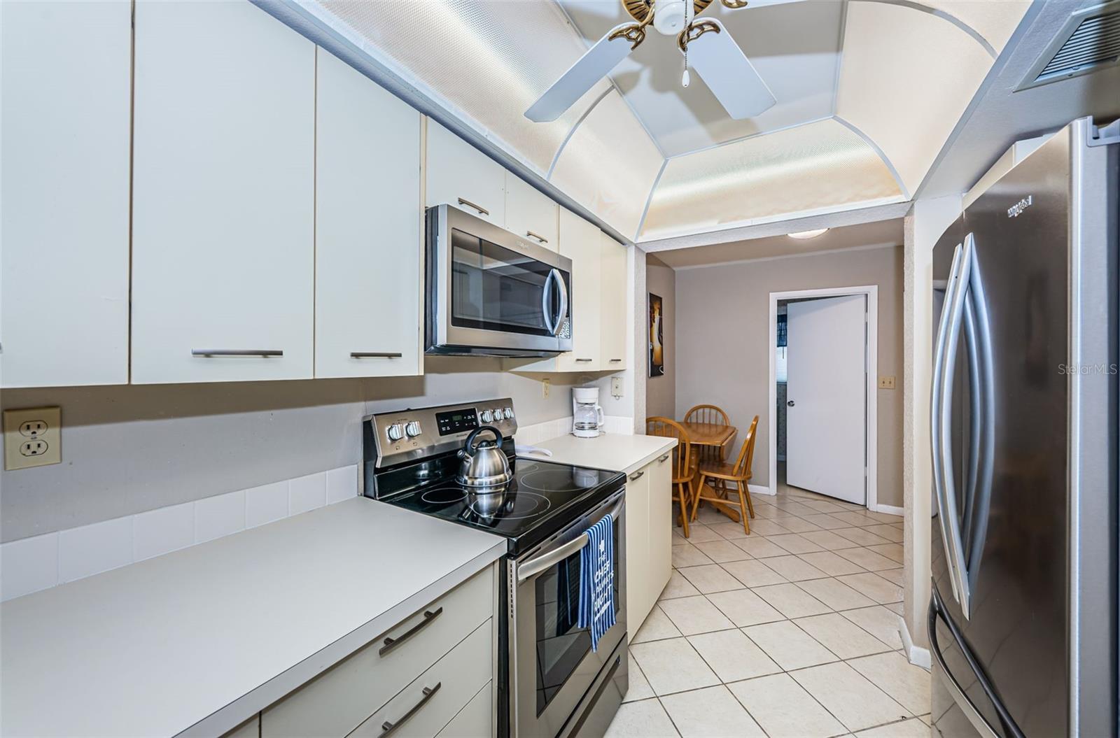 Image 15 of 39 For 5801 Bahia Del Mar Circle 311