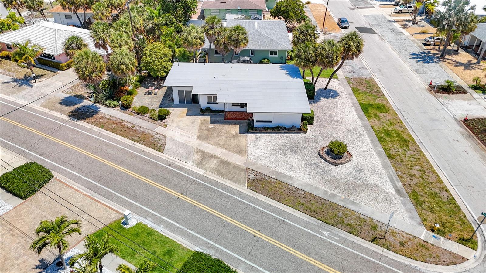 Listing photo id 4 for 8701 Gulf Boulevard