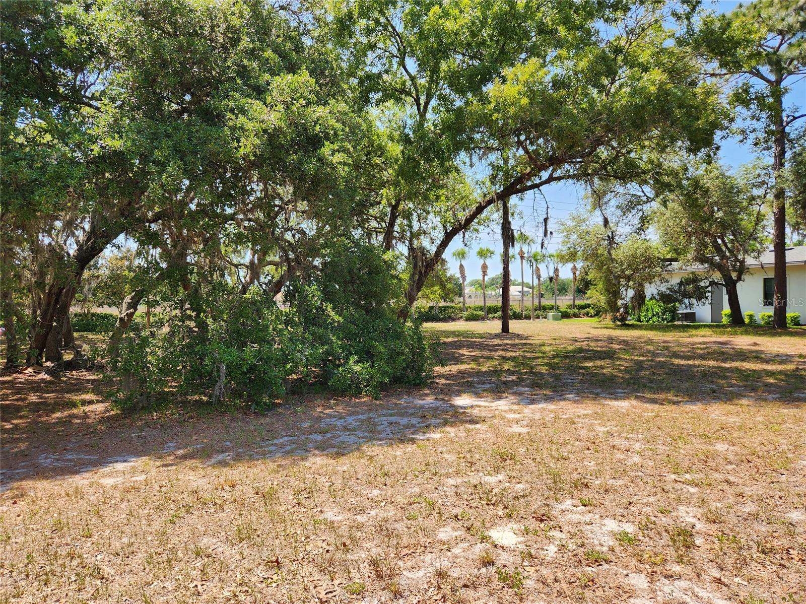 Listing photo id 9 for 1144 Bellamare Trail