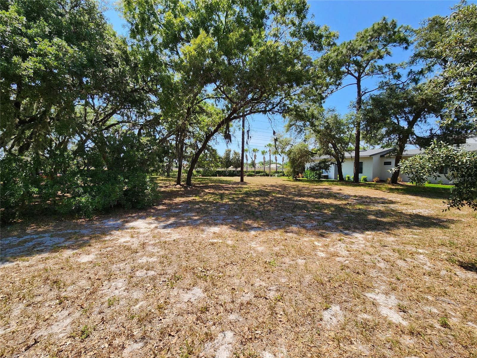 Listing photo id 10 for 1144 Bellamare Trail