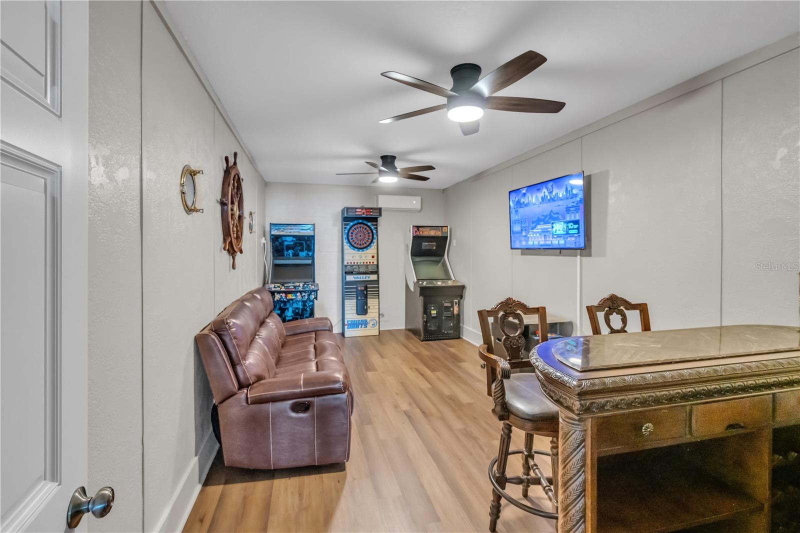 Image 23 of 32 For 6420 Banyan Boulevard 303