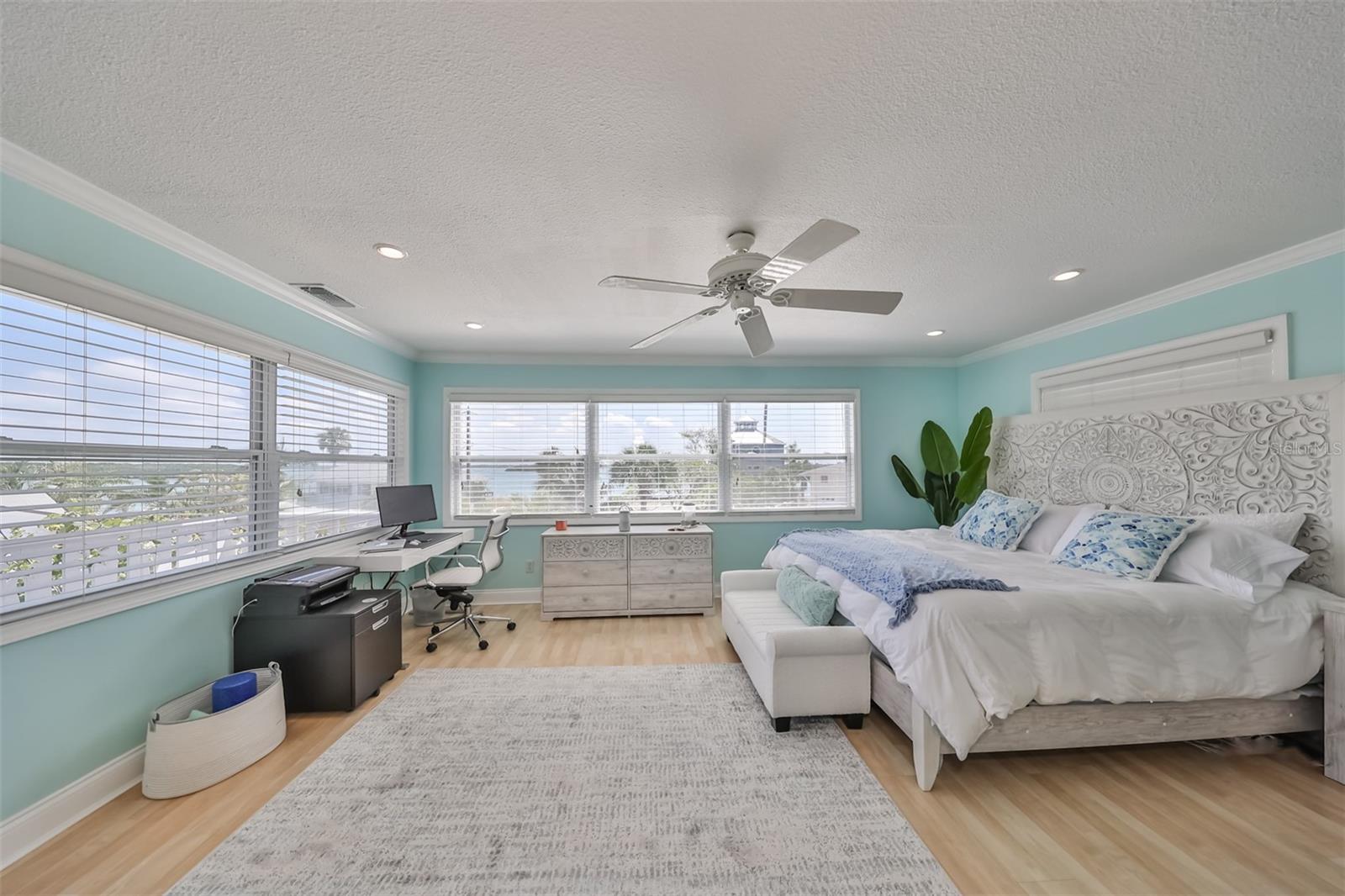 Image 23 of 40 For 13004 Boca Ciega Avenue