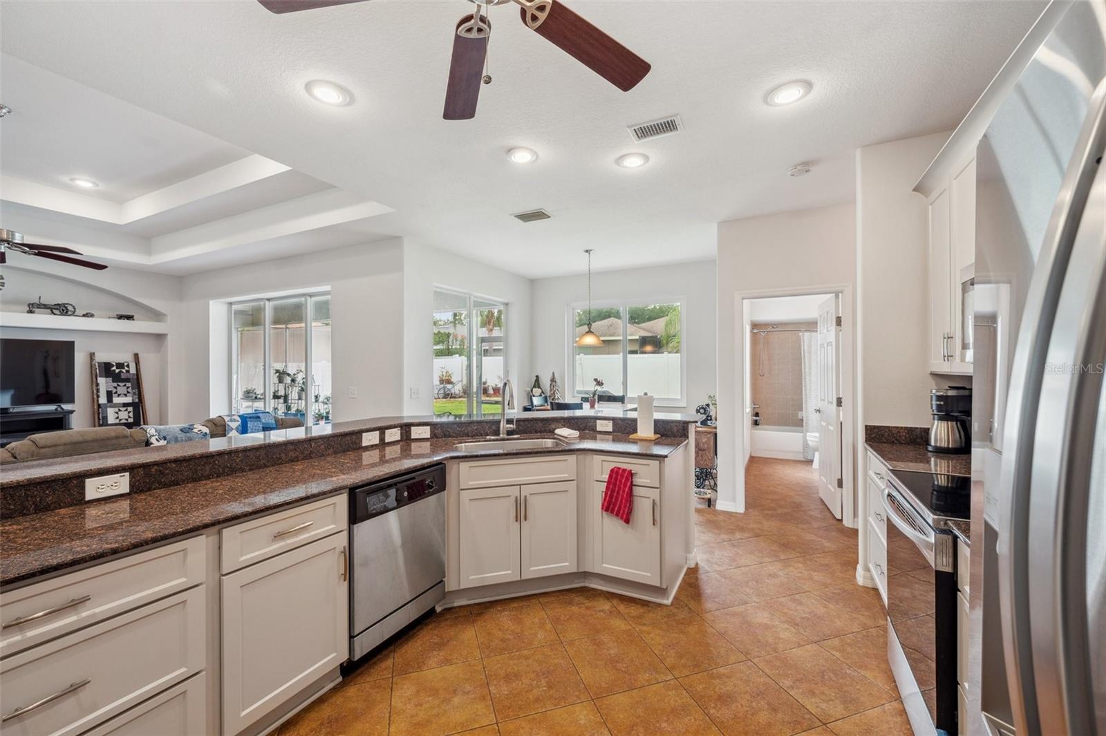 Listing photo id 19 for 3822 Salida Delsol Drive