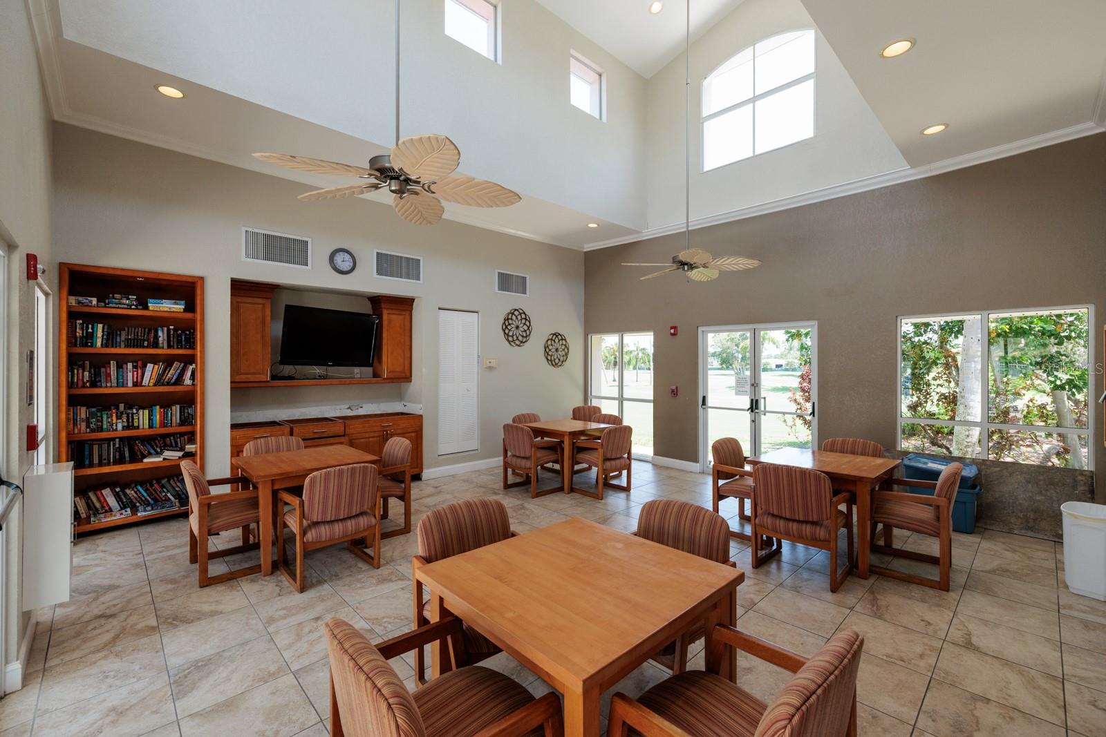 Image 37 of 61 For 6011 Bahia Del Mar Boulevard 150