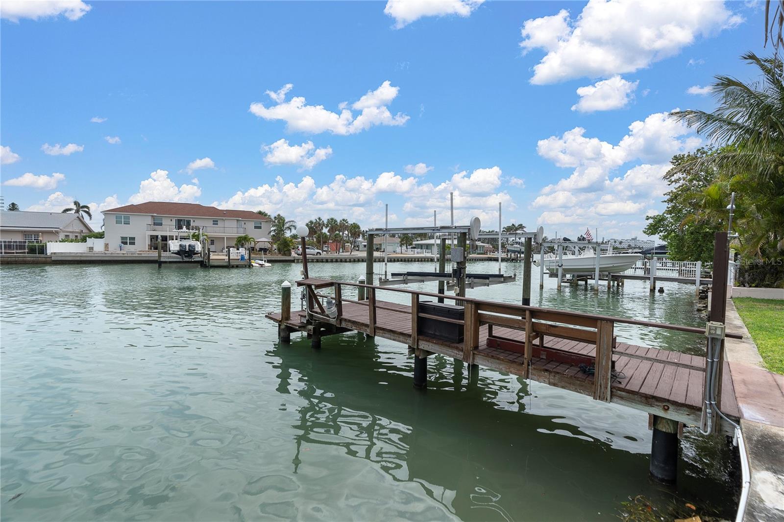 Listing photo id 24 for 8090 Gulf Boulevard