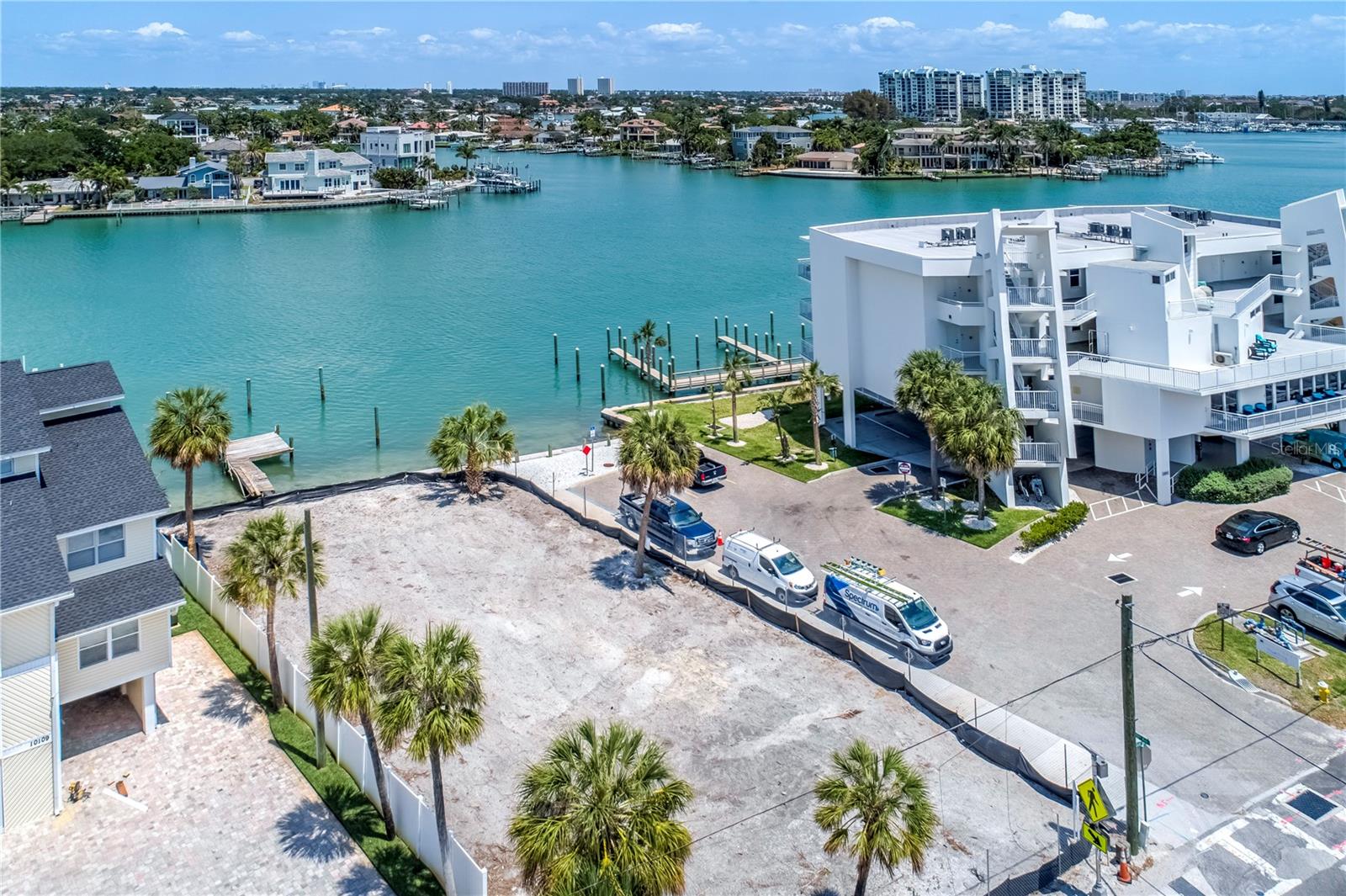 Listing photo id 6 for 10103 Gulf Boulevard