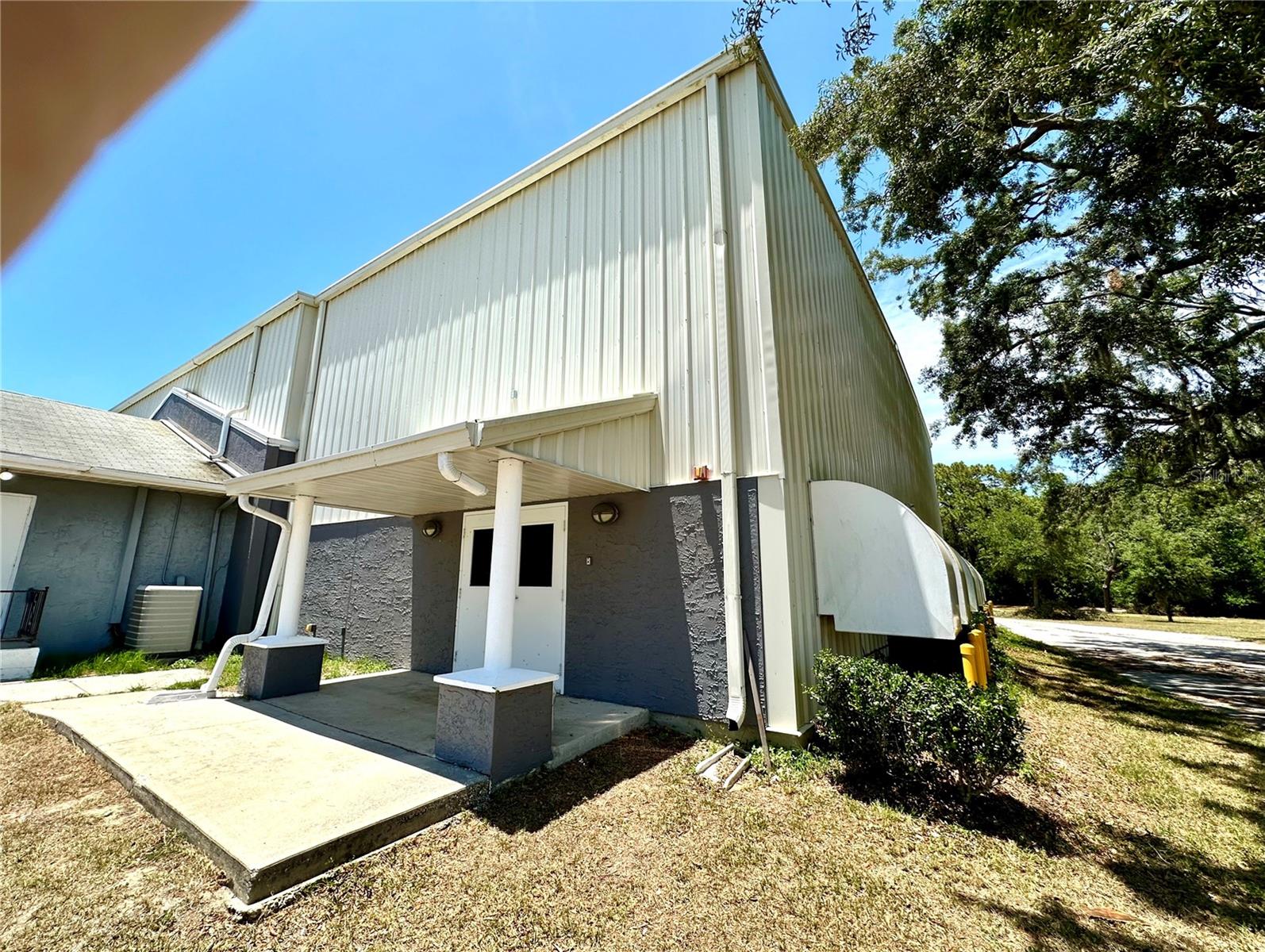 Listing photo id 44 for 5015 Darlington Road