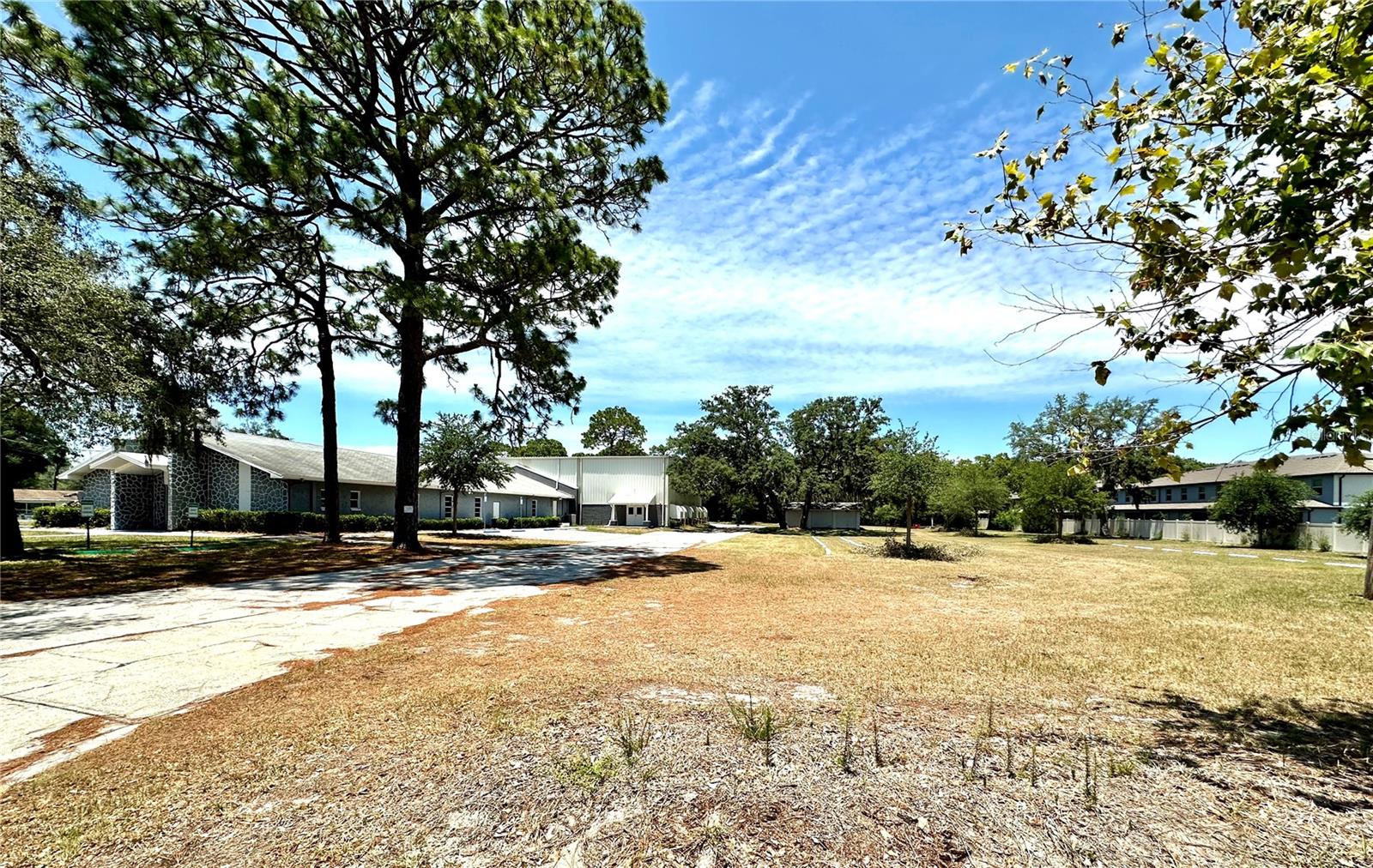 Listing photo id 49 for 5015 Darlington Road