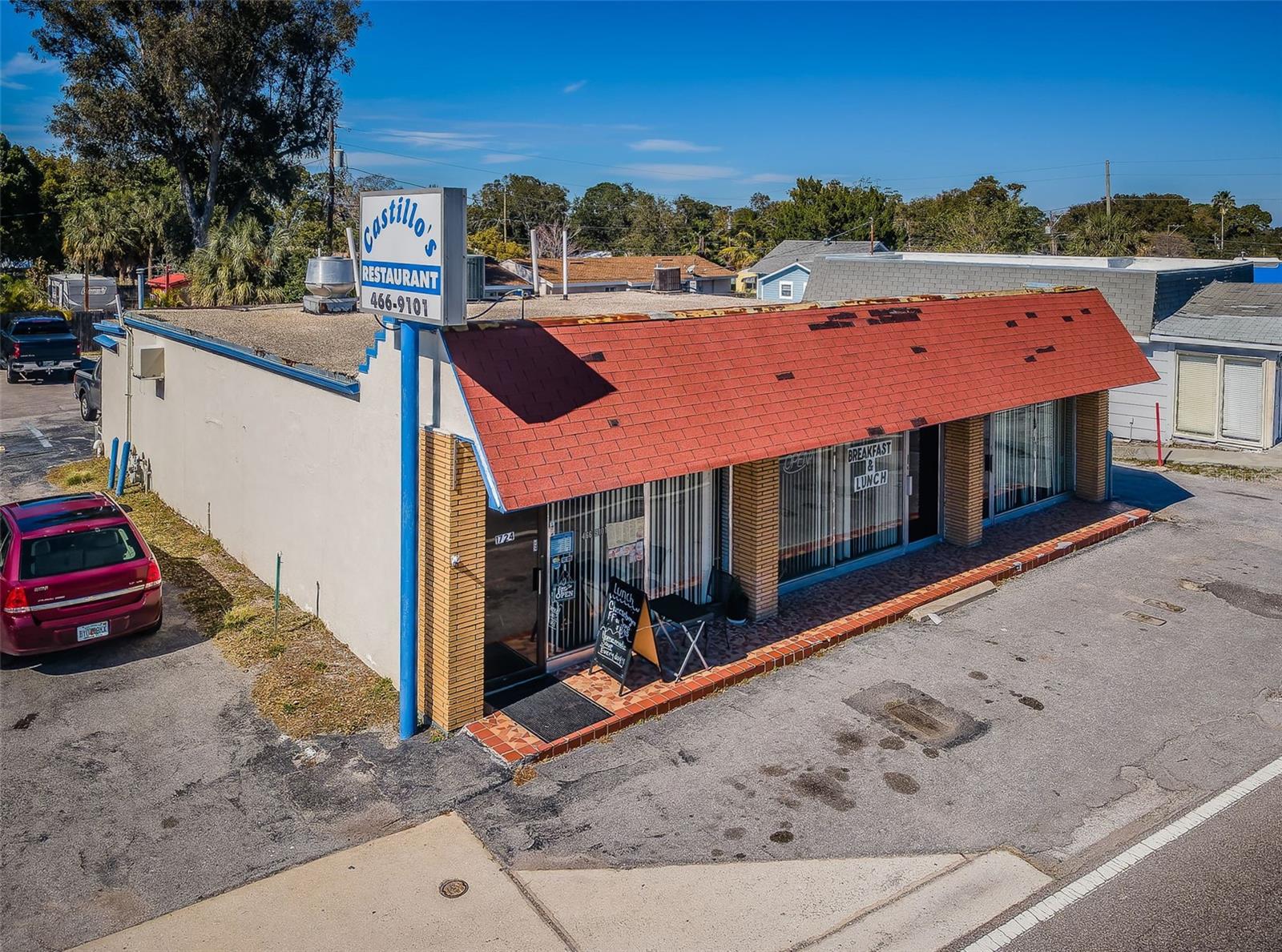 Listing photo id 7 for 413 Pleasant Street