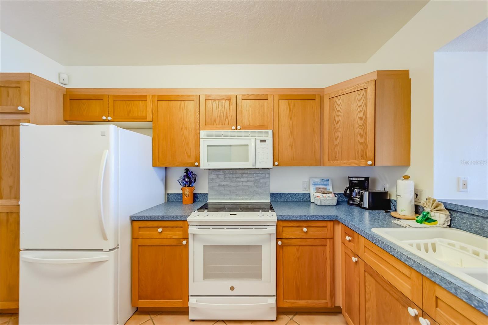 Image 18 of 67 For 16550 Gulf Boulevard 643