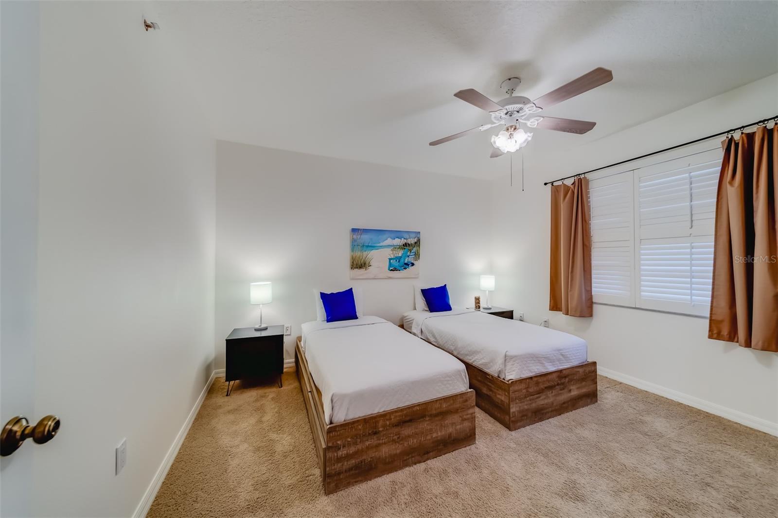 Image 32 of 67 For 16550 Gulf Boulevard 643