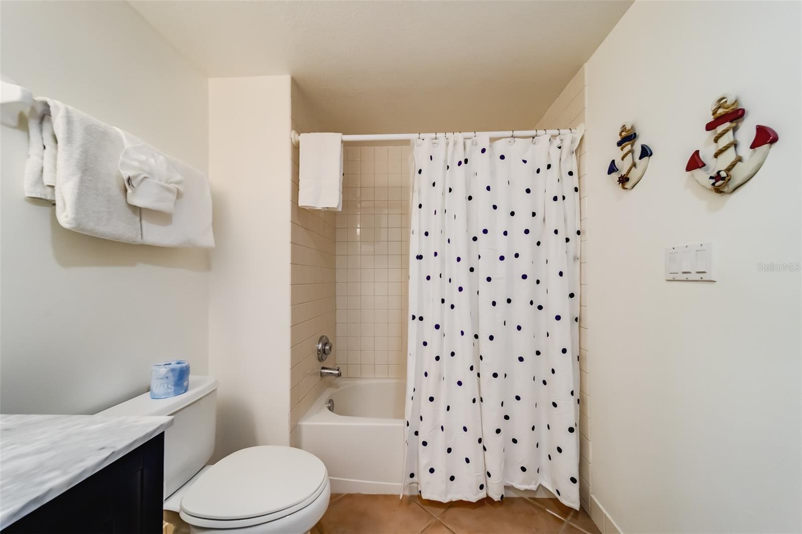Image 37 of 67 For 16550 Gulf Boulevard 643