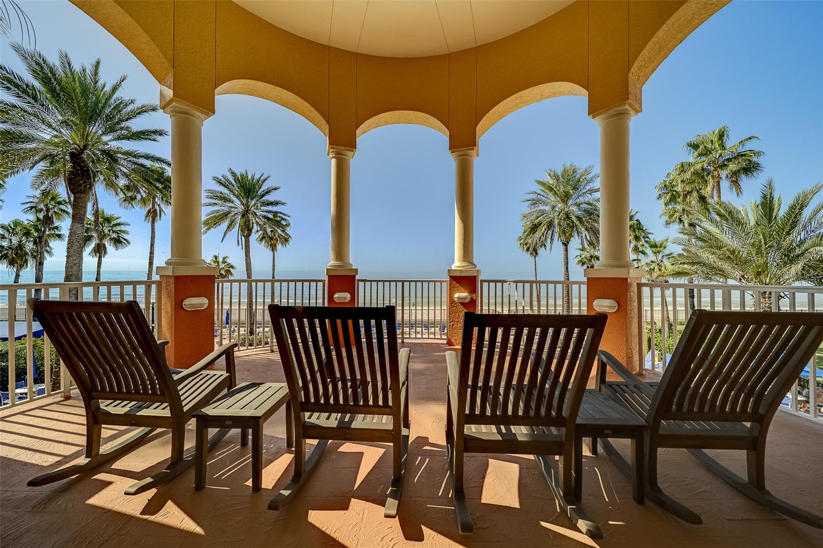 Image 45 of 67 For 16550 Gulf Boulevard 643
