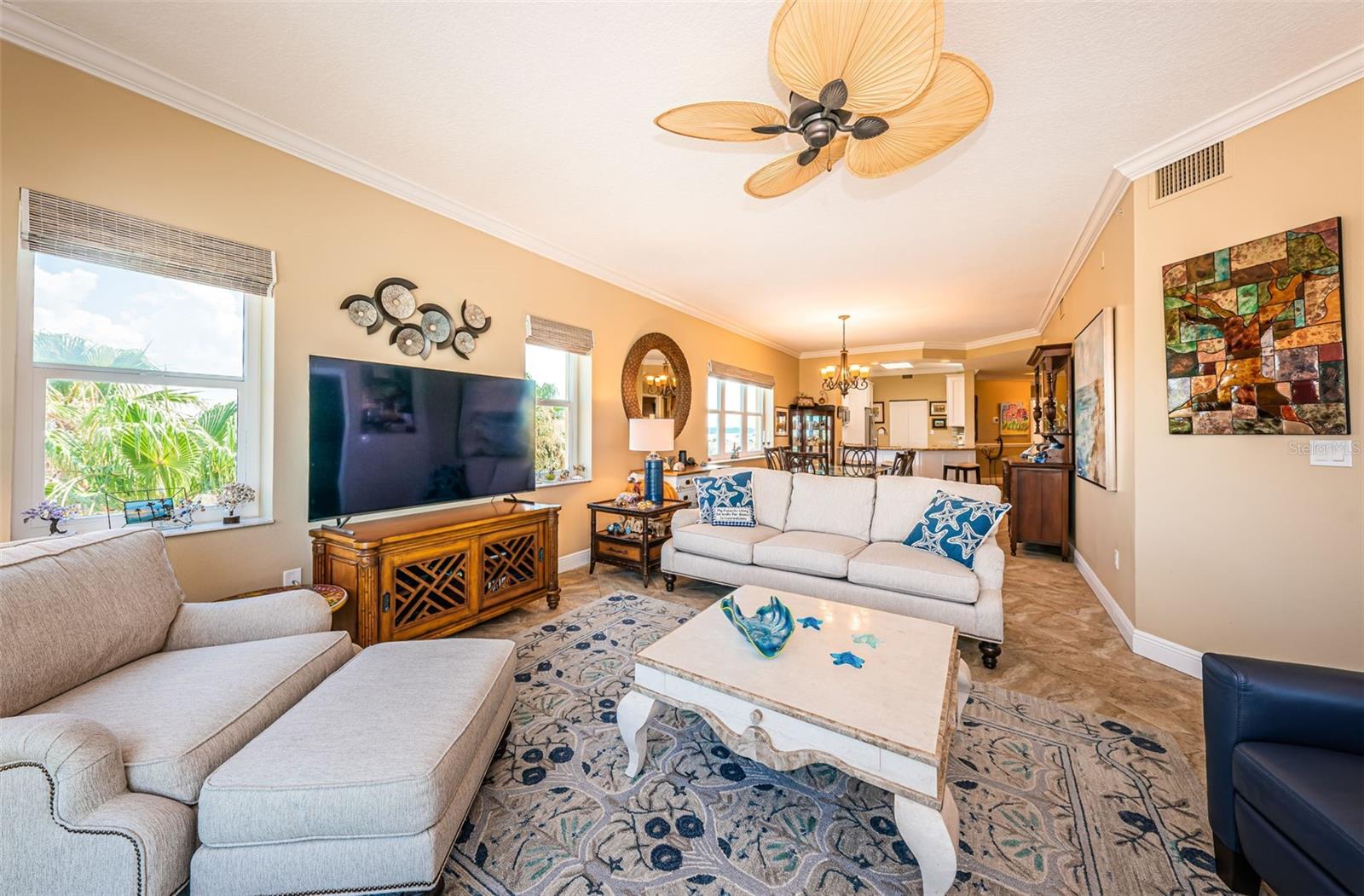 Listing photo id 12 for 16600 Gulf Boulevard 637