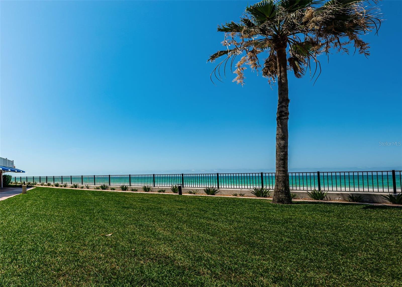 Listing photo id 34 for 16600 Gulf Boulevard 637