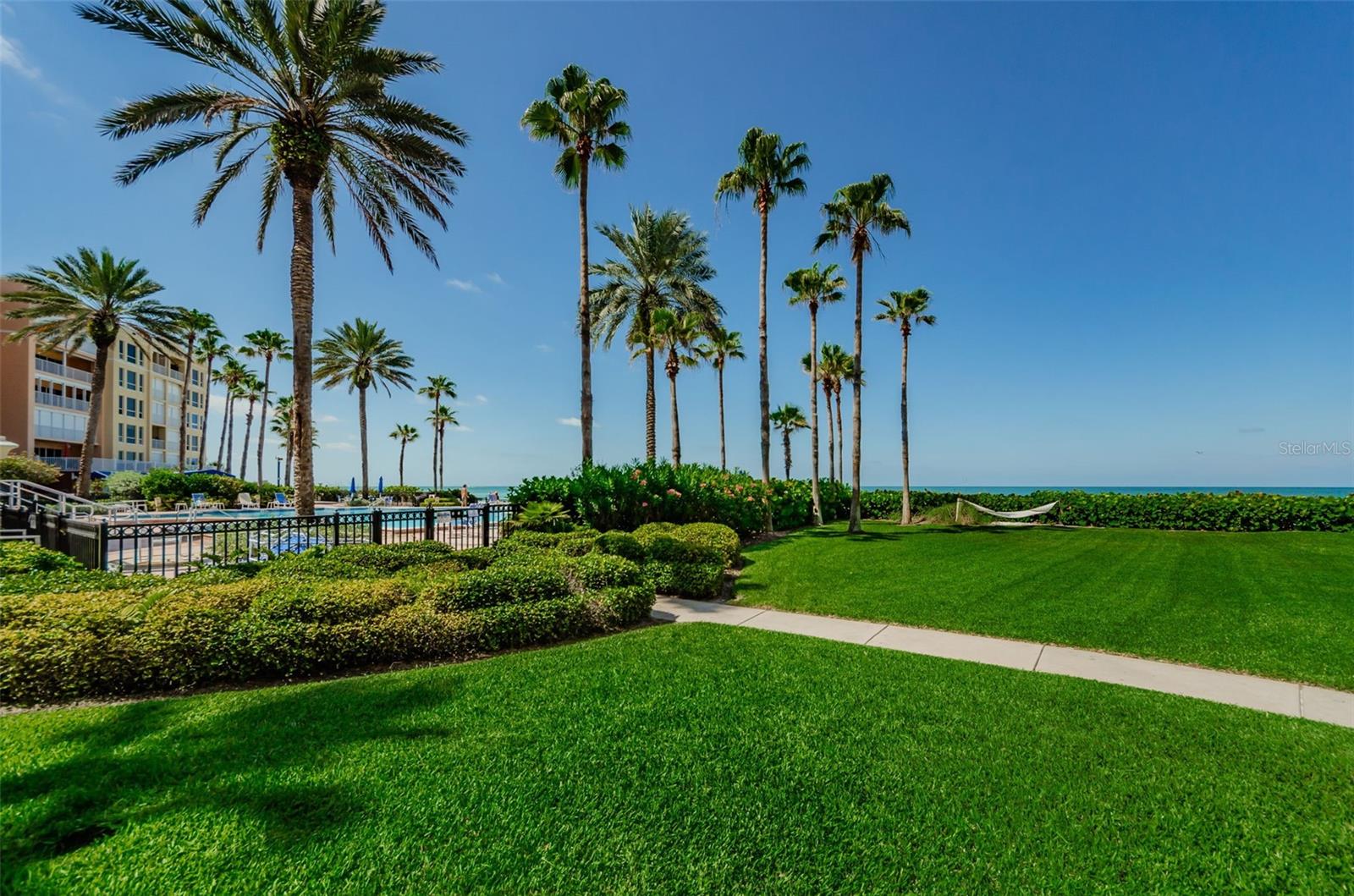 Listing photo id 58 for 16600 Gulf Boulevard 637