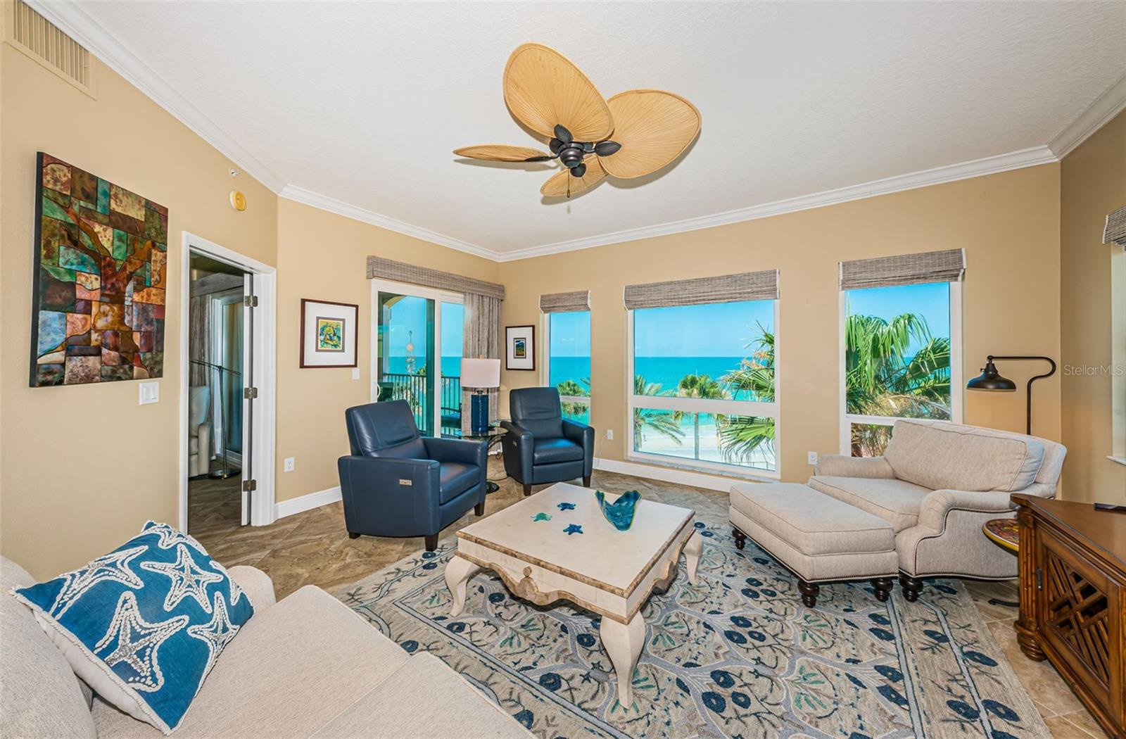 Listing photo id 7 for 16600 Gulf Boulevard 637