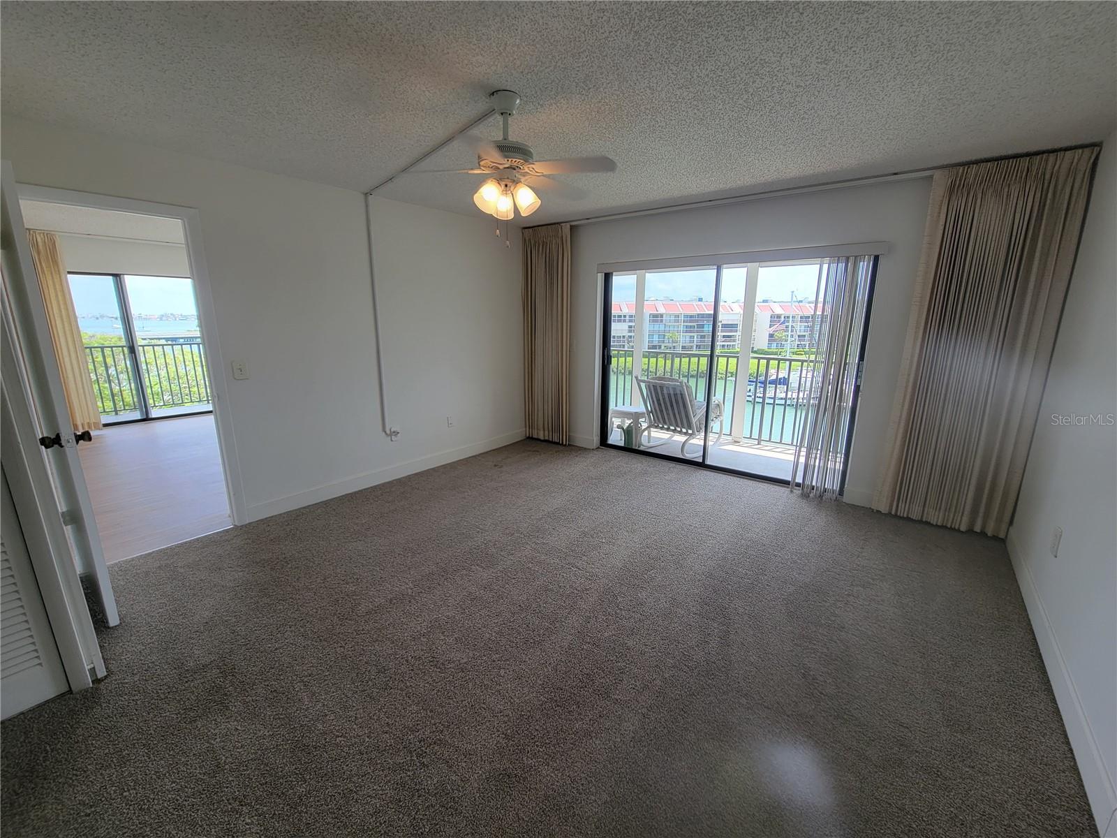 Image 17 of 34 For 7600 Sun Island Drive S 408