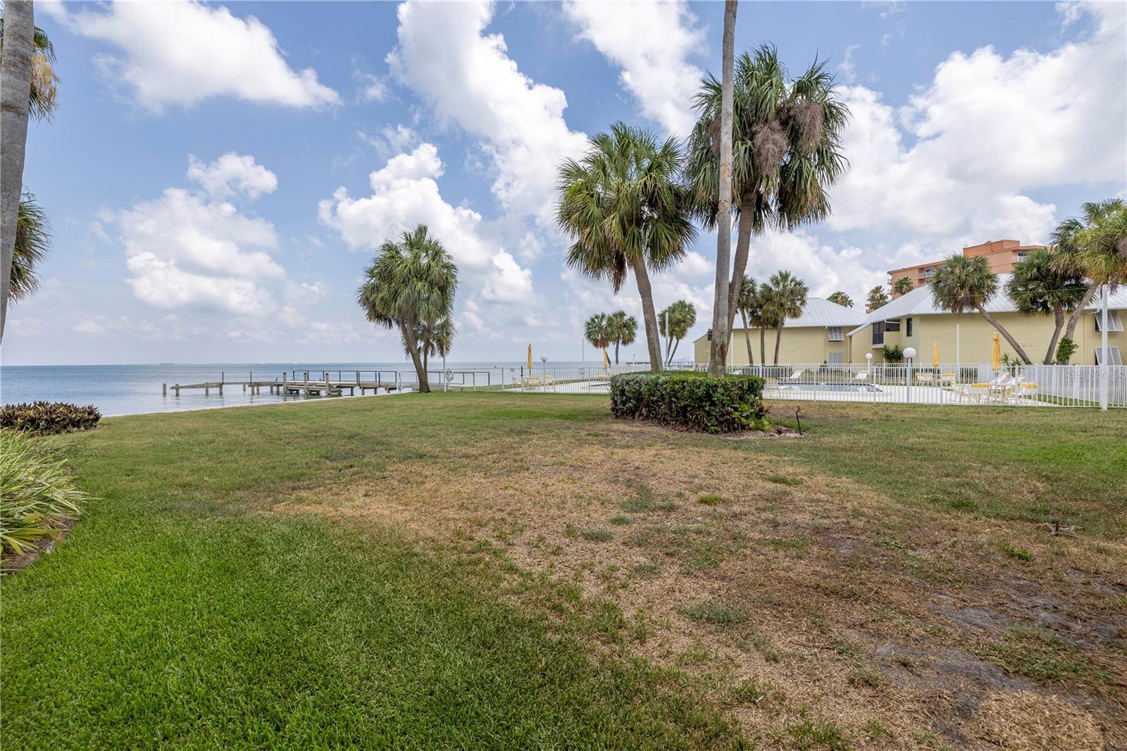 Image 37 of 75 For 7300 Sunshine Skyway Lane S 108