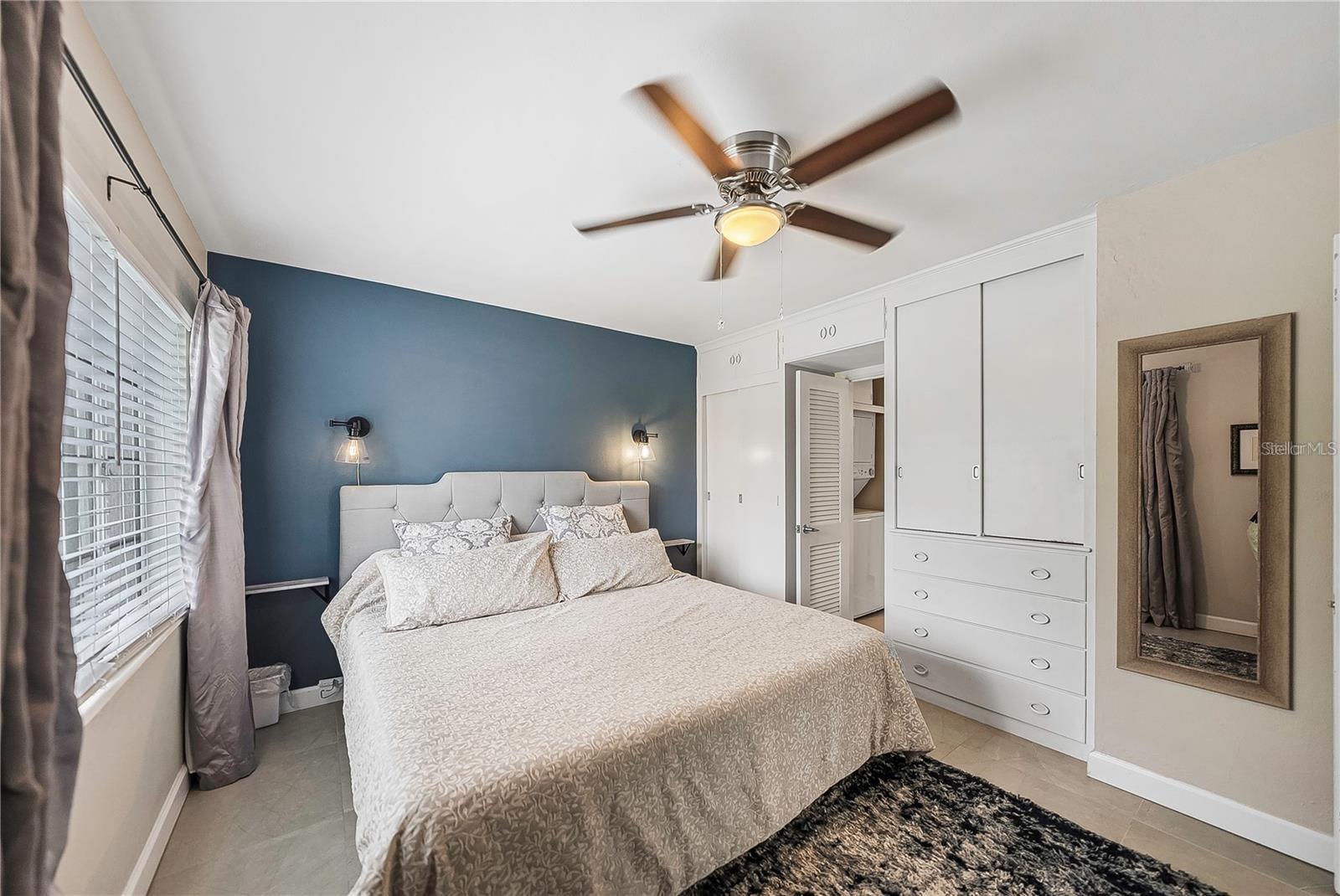 Listing photo id 9 for 3219 De Bazan Avenue