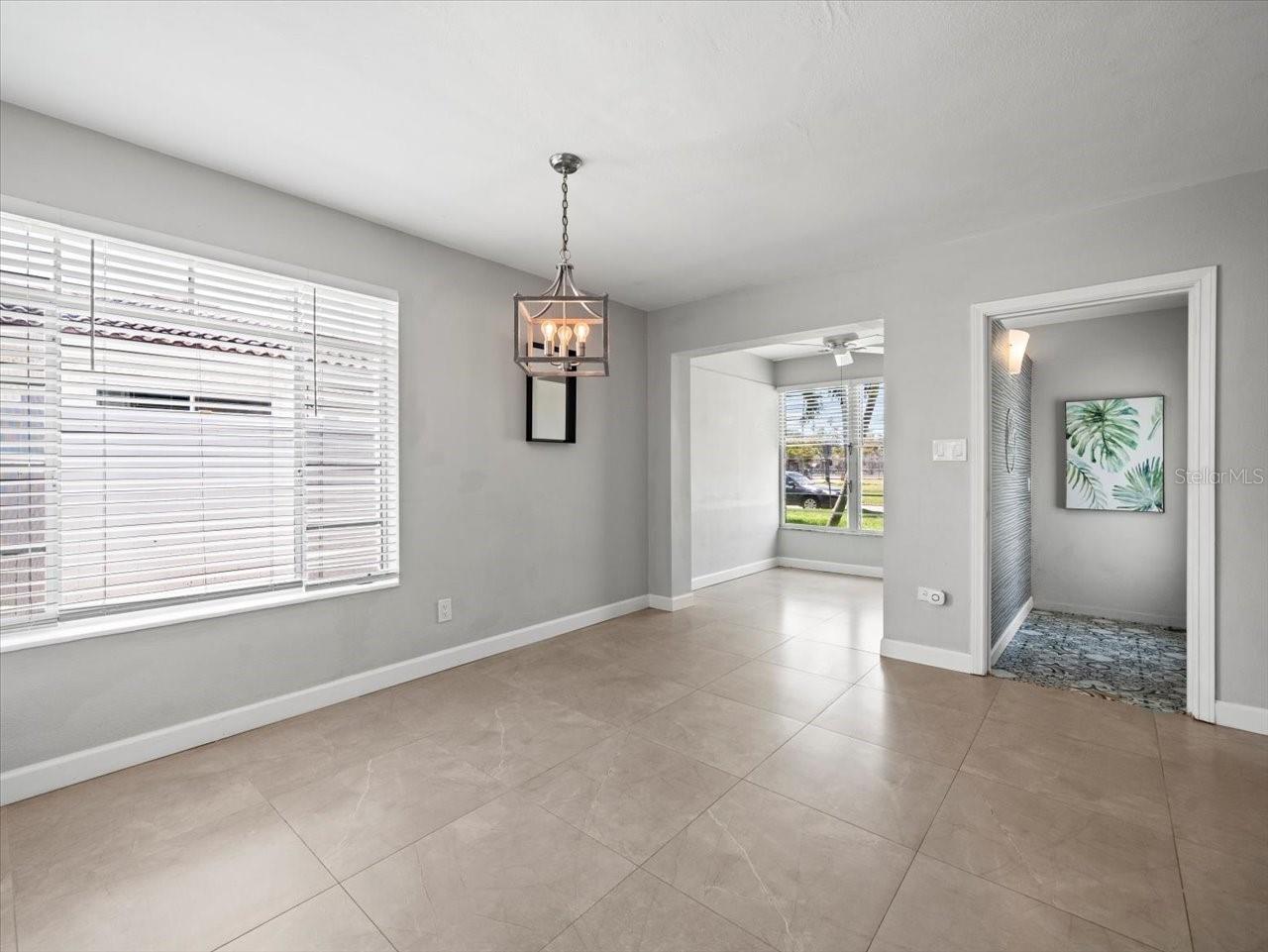Listing photo id 19 for 3219 De Bazan Avenue