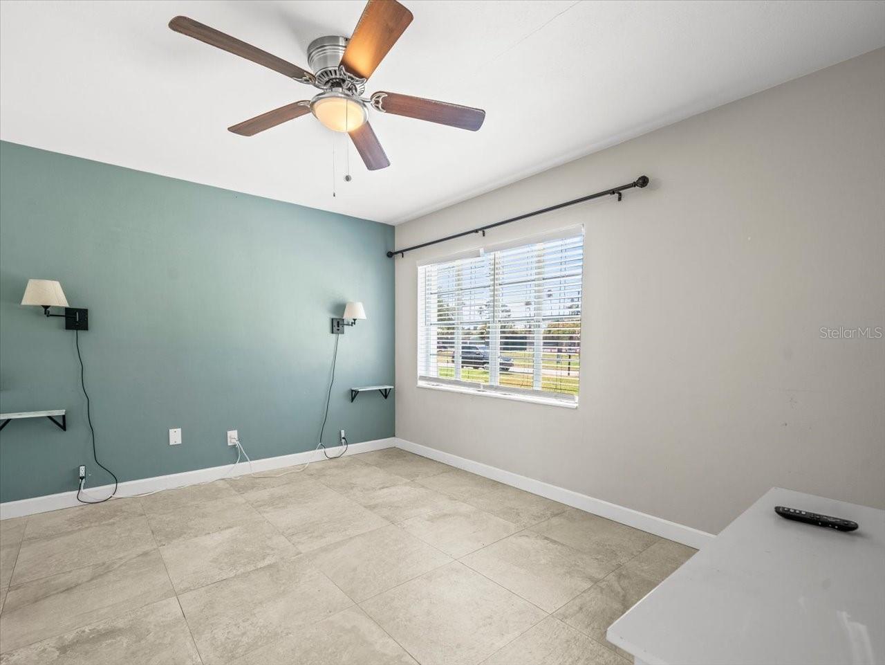 Listing photo id 31 for 3219 De Bazan Avenue