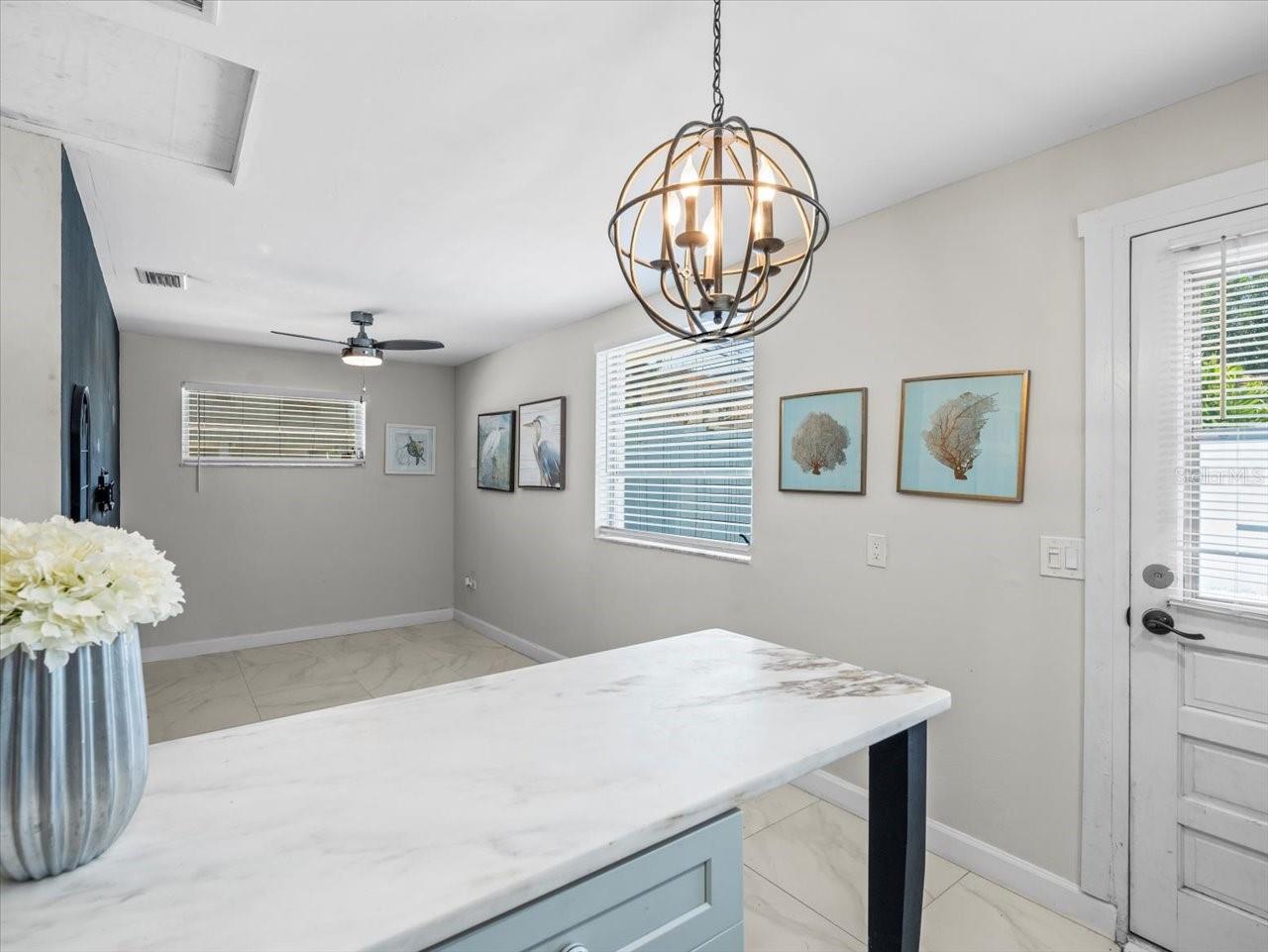 Listing photo id 43 for 3219 De Bazan Avenue