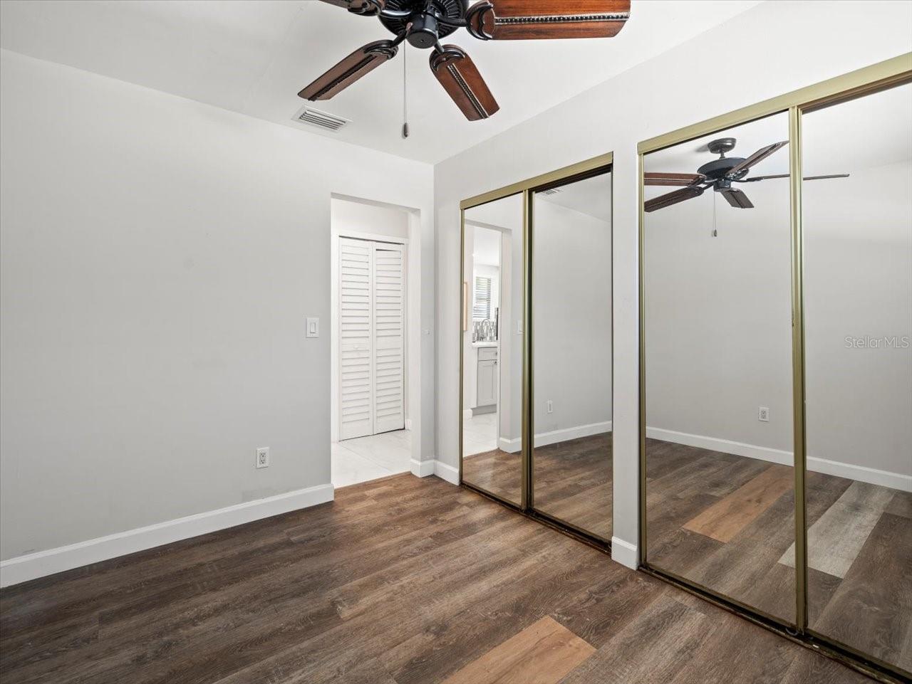 Listing photo id 45 for 3219 De Bazan Avenue