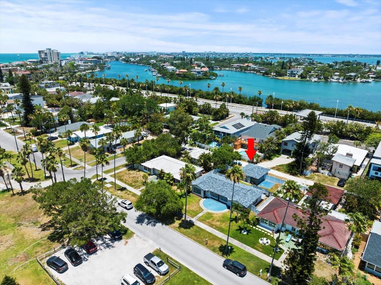 Listing photo id 49 for 3219 De Bazan Avenue
