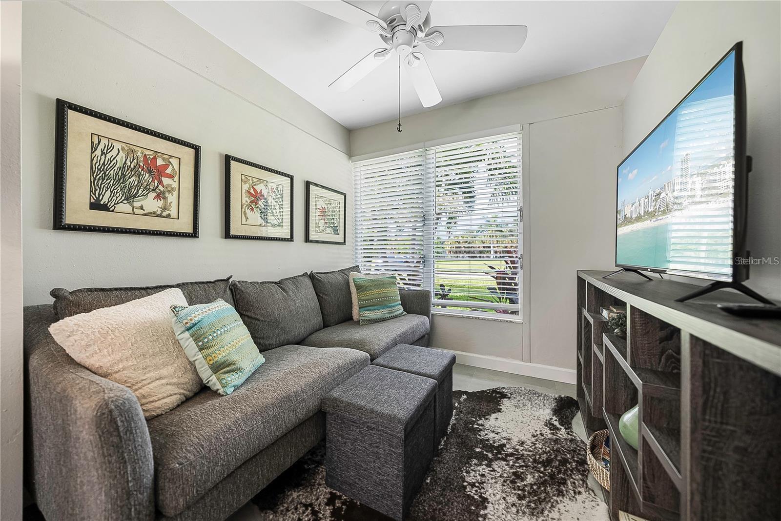 Listing photo id 7 for 3219 De Bazan Avenue